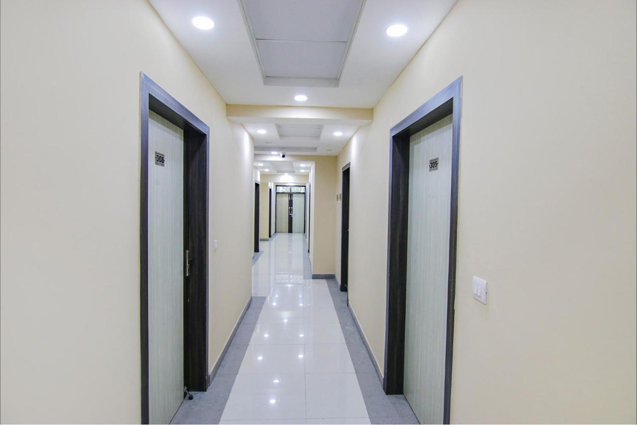 Fabhotel Ashok Vihar - Nr North Campus, Delhi University New Delhi Exterior photo