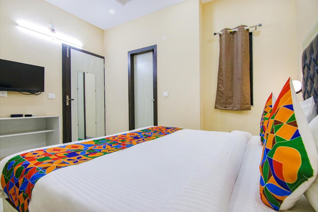 Fabhotel Ashok Vihar - Nr North Campus, Delhi University New Delhi Exterior photo