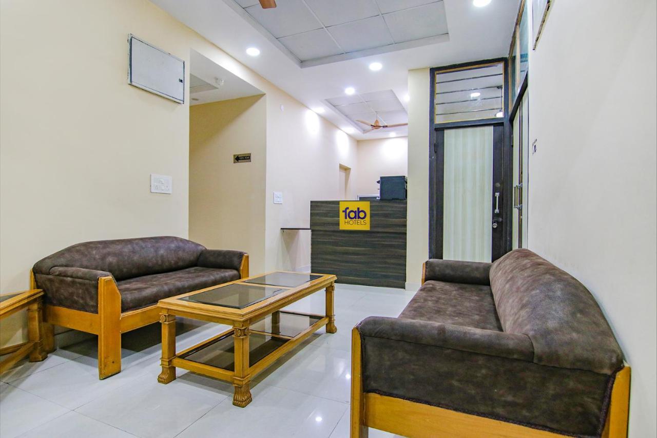 Fabhotel Ashok Vihar - Nr North Campus, Delhi University New Delhi Exterior photo